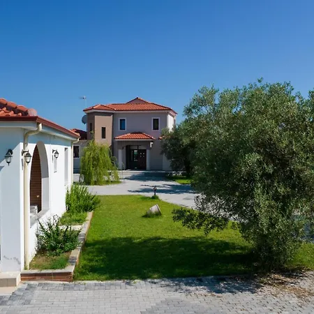 Epavli Alexandros Luxury Вурвуру