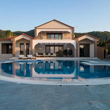Epavli Alexandros Luxury *