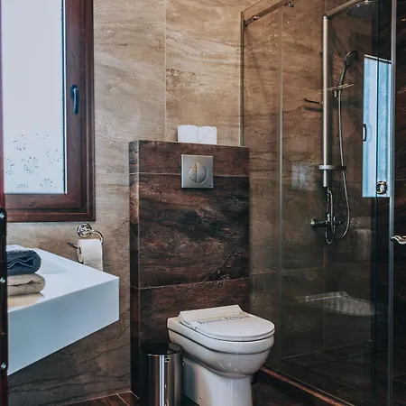 Epavli Alexandros Luxury *
