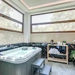 Epavli Alexandros Luxury Βουρβουρού