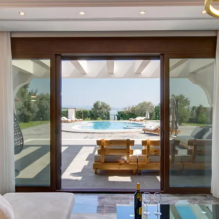 Villa Epavli Alexandros Luxury *