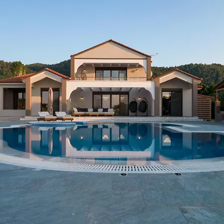 Epavli Alexandros Luxury *