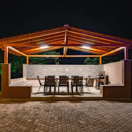 Epavli Alexandros Luxury * Βουρβουρού